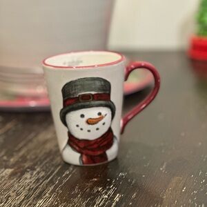 6 BRAND NEW SNOWMAN CHRISTMAS MUGS.
